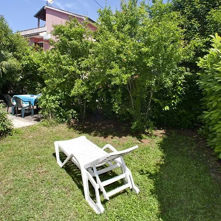 Apartments Mladenka Porec Room photo