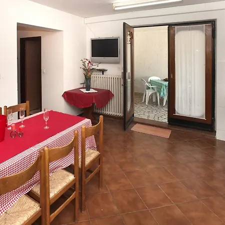 Apartments Mladenka Porec Room photo