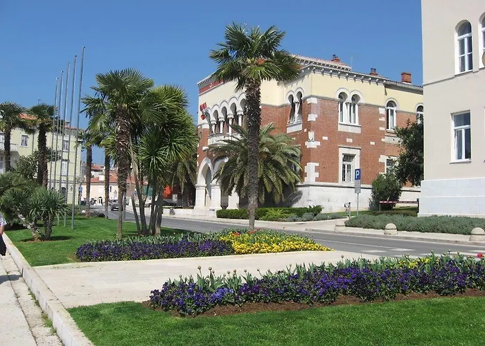 Apartments Mladenka